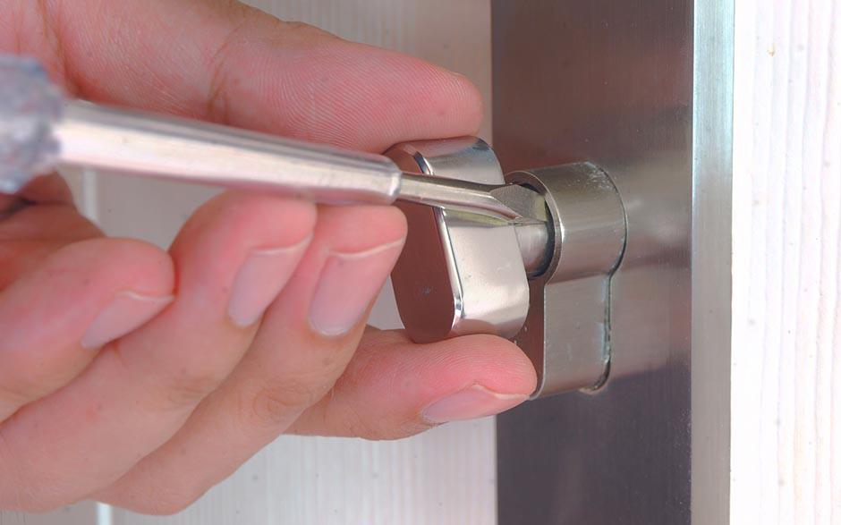 Châteaurenard barillet porte entrée Ankers